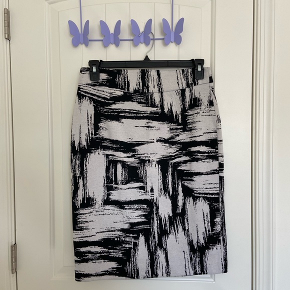 Grace Dresses & Skirts - EUC | Vintage Grace women’s black white knit polyester abstract skirt size 10